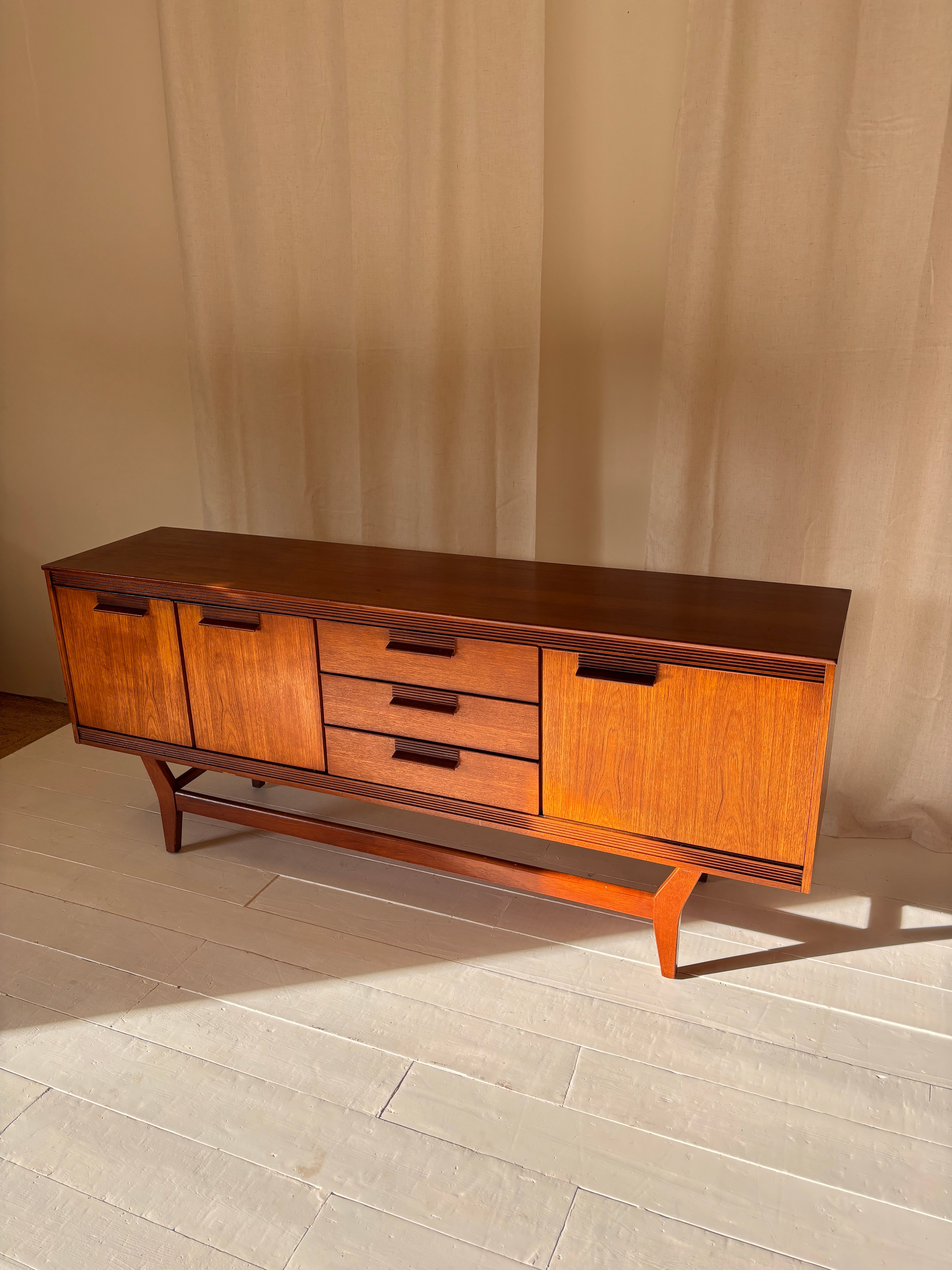 Beautility Side Board