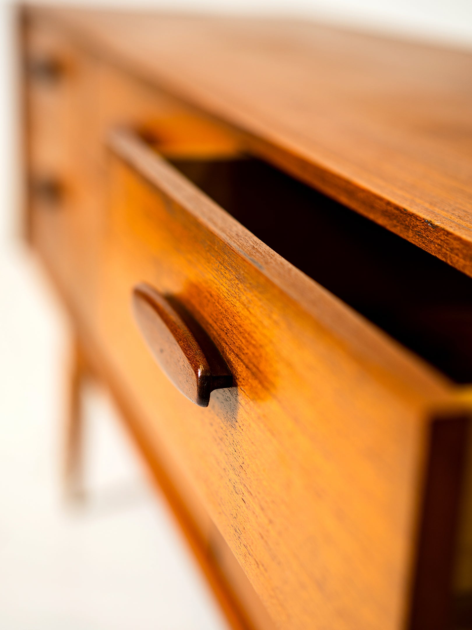 SOLD: Austin Suite 6 Drawer Sidebaord