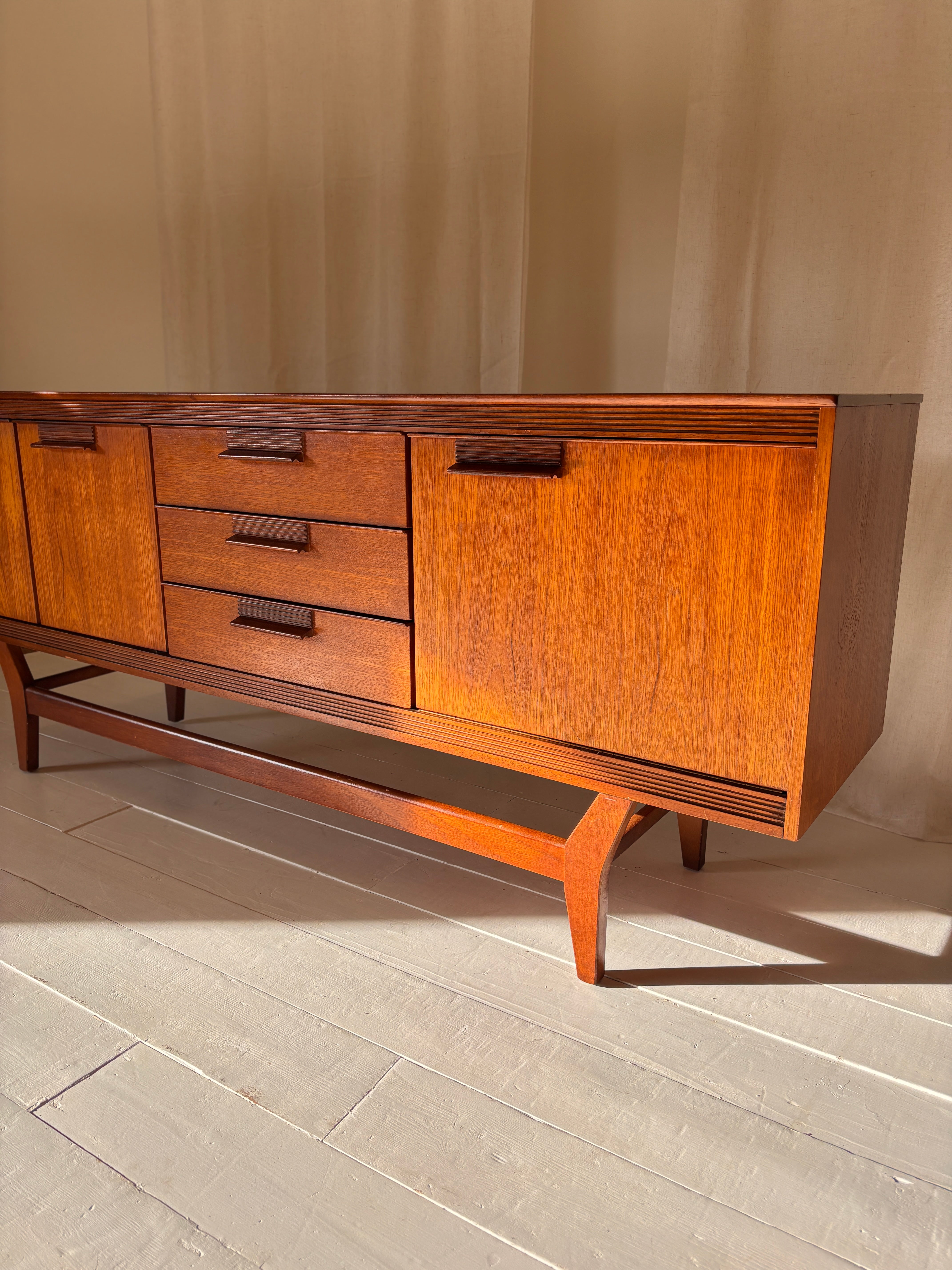 Beautility Side Board