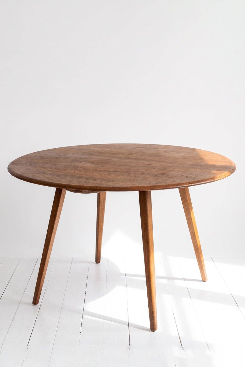 ERCOL MODEL 384 DINING TABLE Evengrain