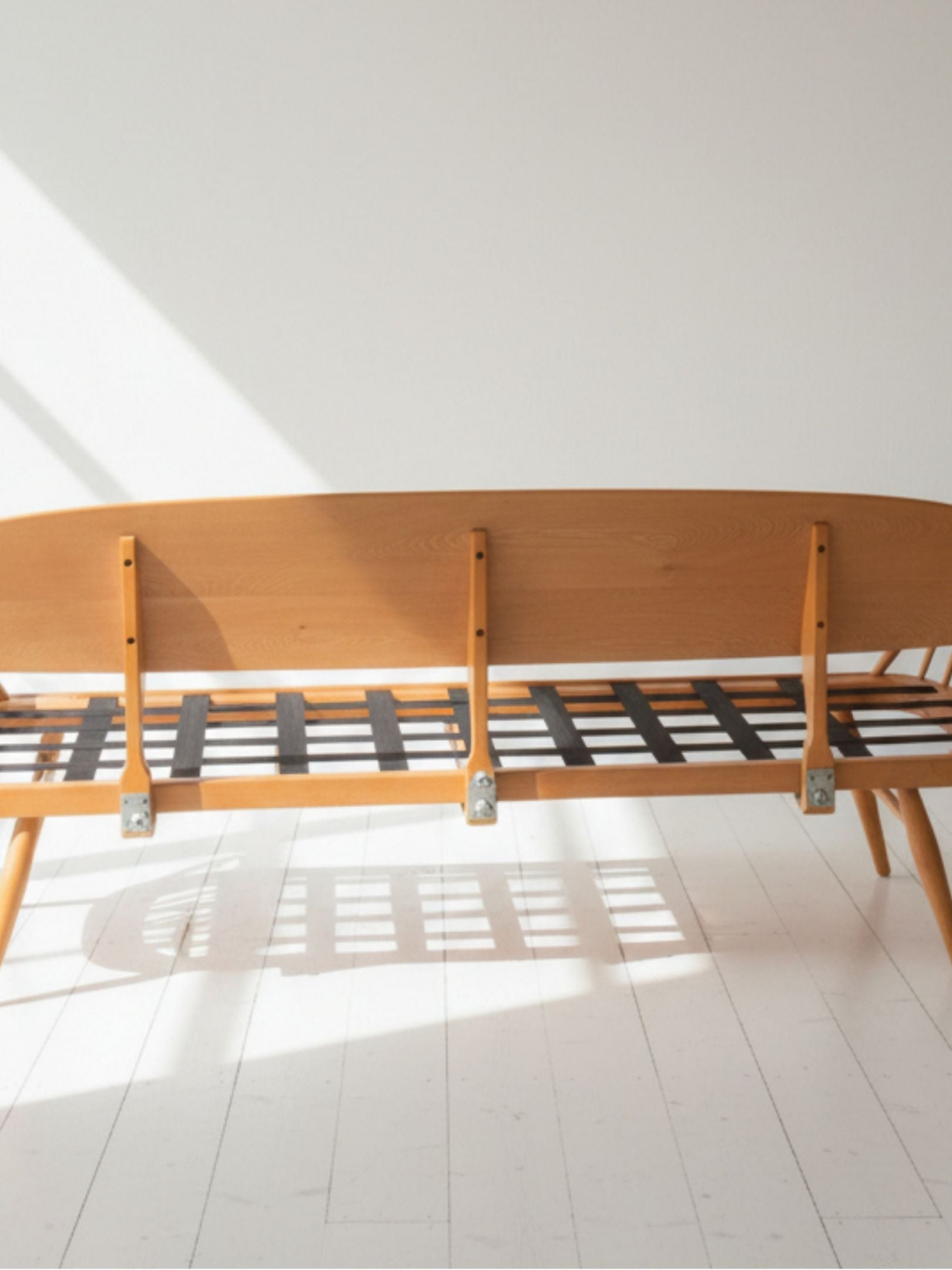 Ercol Windsor Elm and Beech “Studio Couch”, Model 355