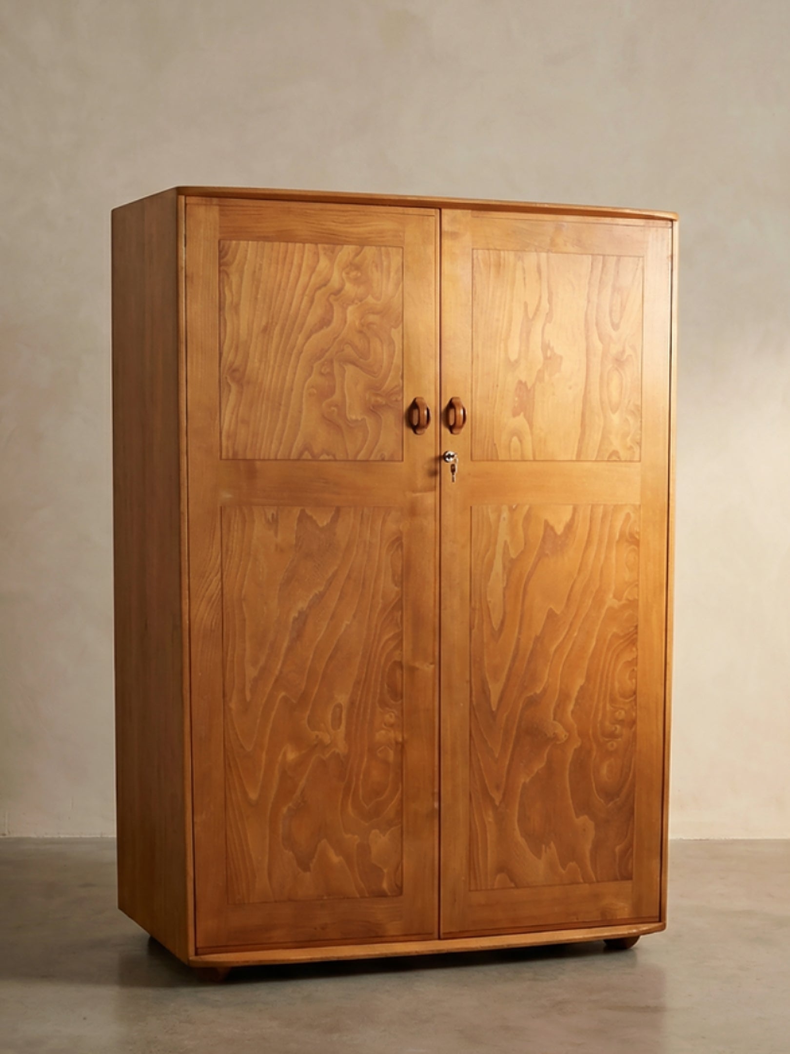 ERCOL WINDSOR ELM AND BEECH DOUBLE WARDROBE. MODEL 431