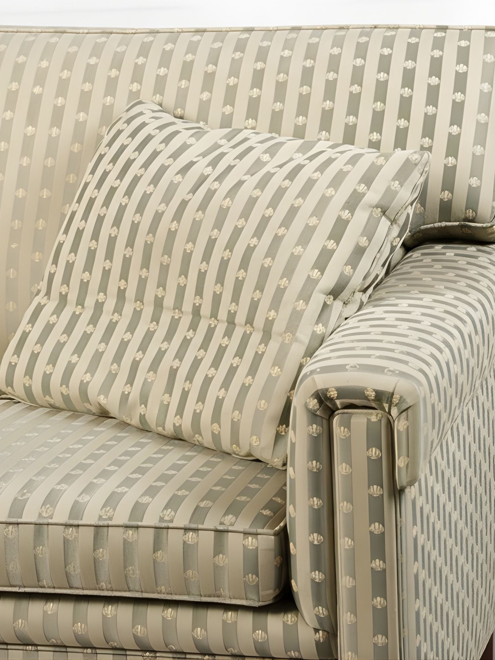 20th Century Upholstered Three-Seater Settee / Sofa